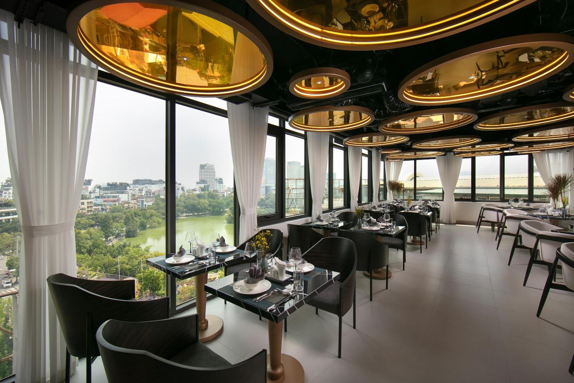 Le Premier Hotel & Rooftop Bar Hanoi Buitenkant foto