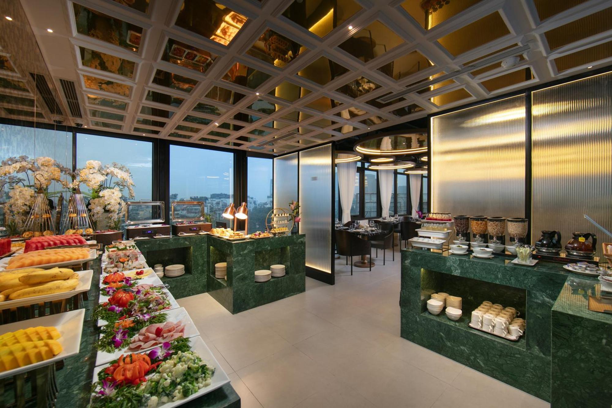 Le Premier Hotel & Rooftop Bar Hanoi Buitenkant foto