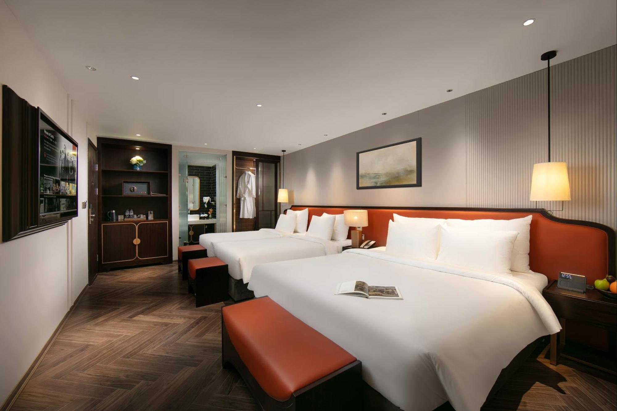 Le Premier Hotel & Rooftop Bar Hanoi Buitenkant foto