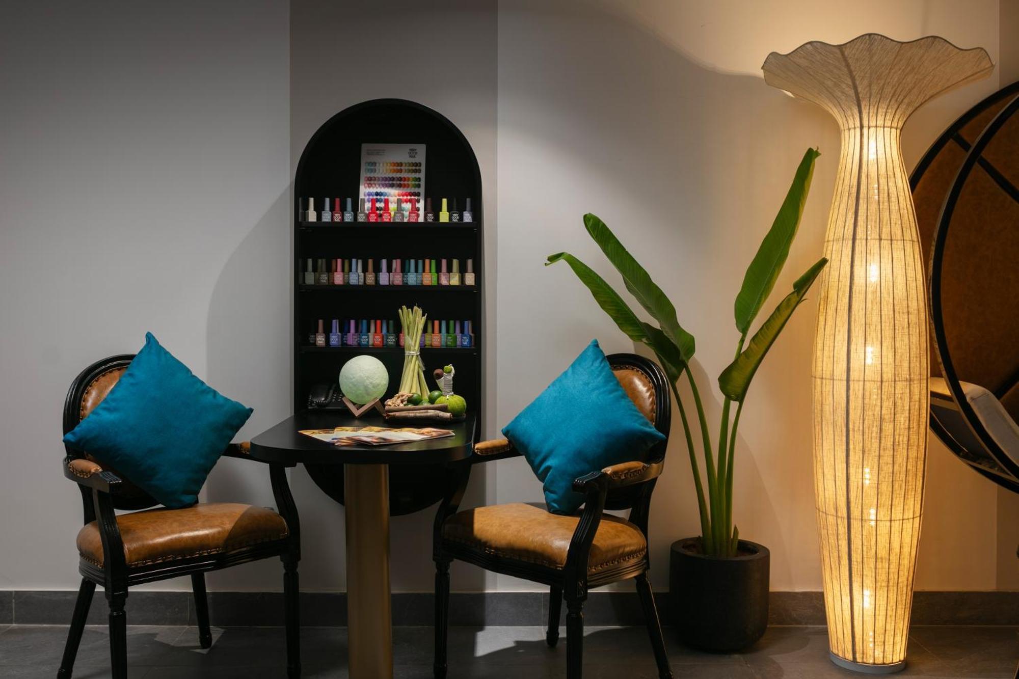 Le Premier Hotel & Rooftop Bar Hanoi Buitenkant foto