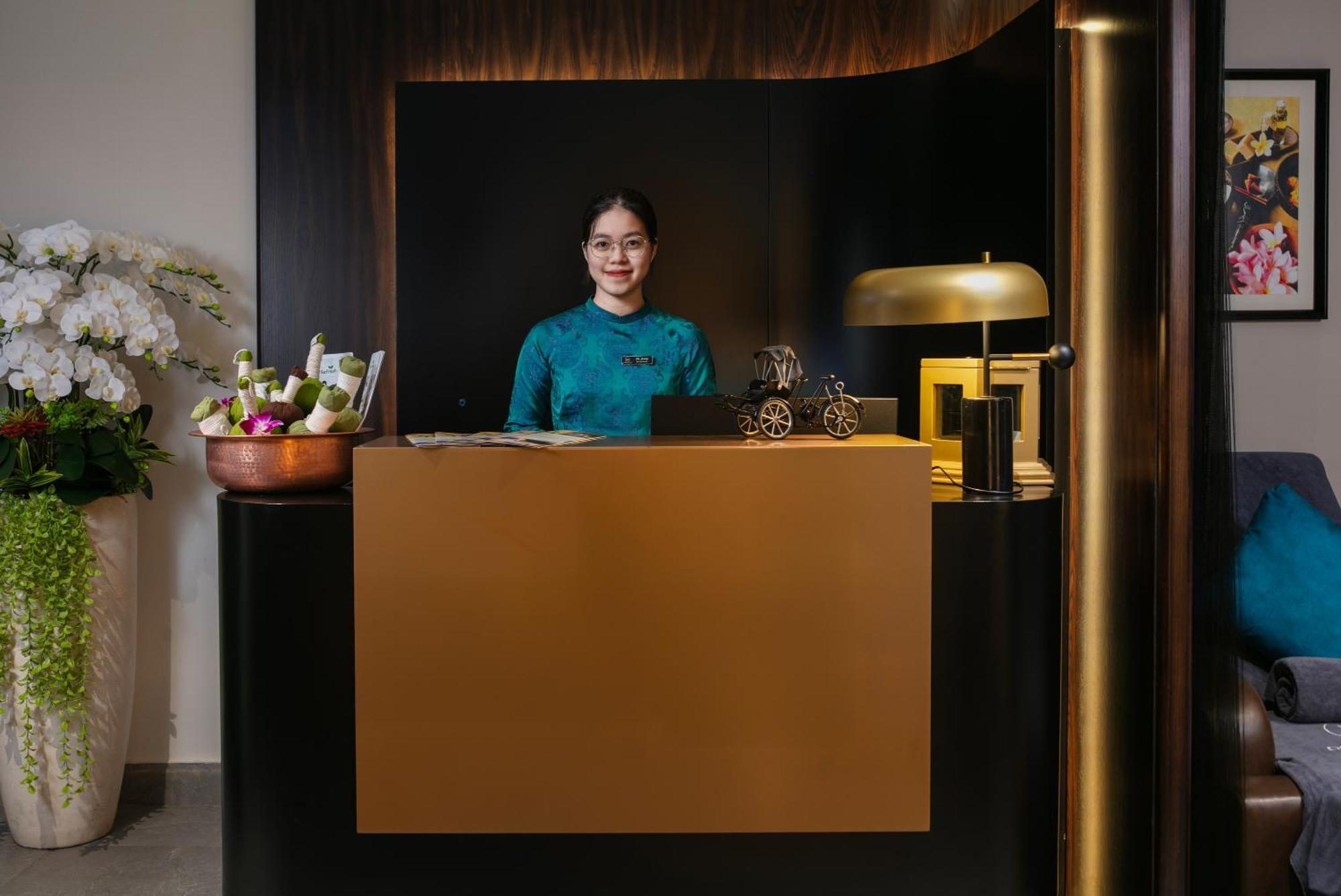 Le Premier Hotel & Rooftop Bar Hanoi Buitenkant foto