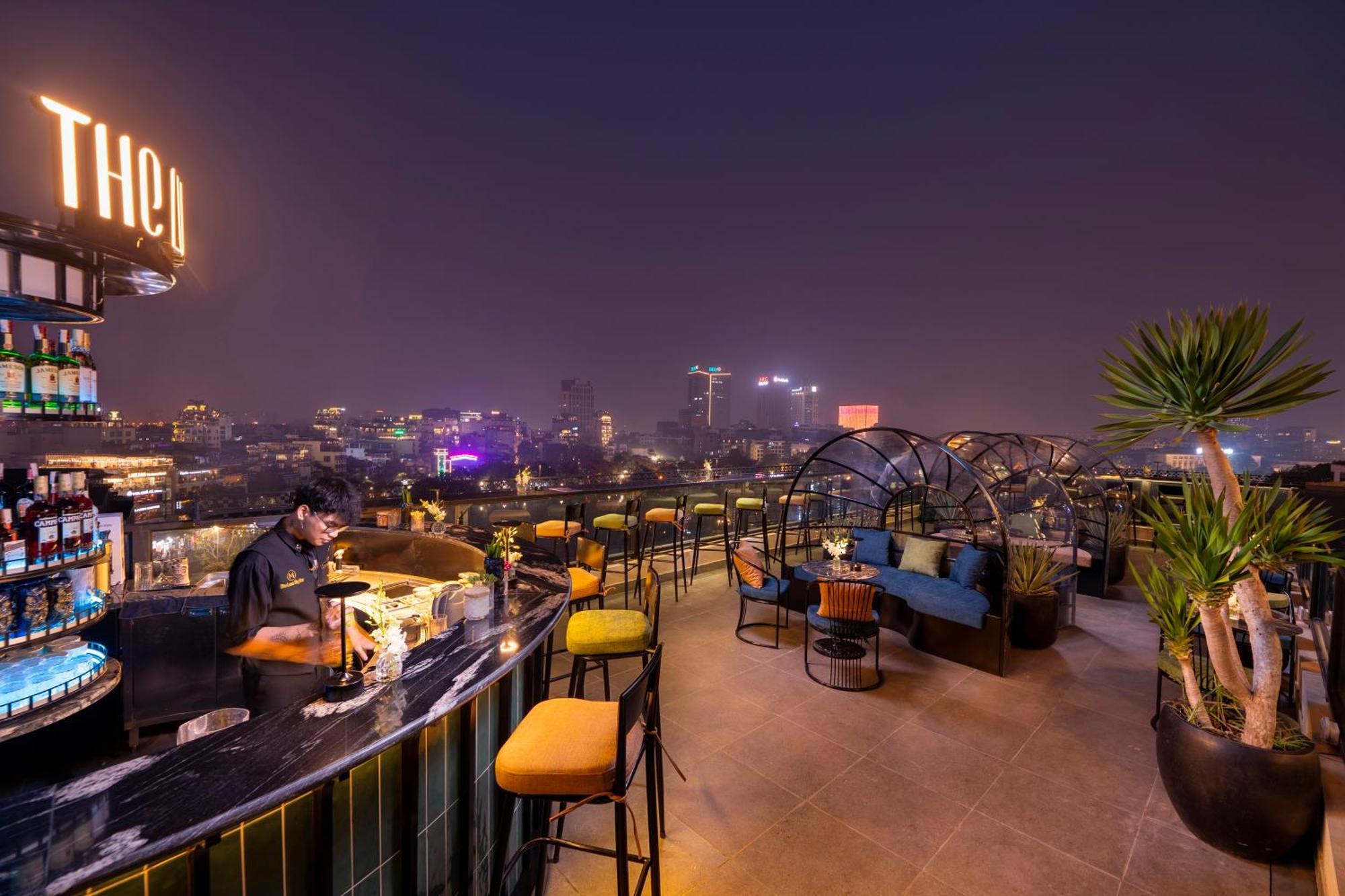 Le Premier Hotel & Rooftop Bar Hanoi Buitenkant foto