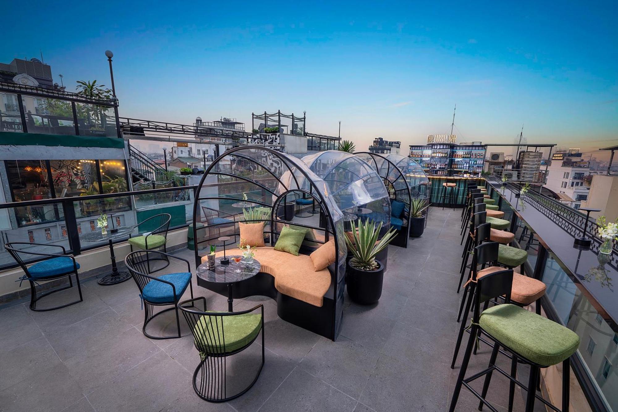 Le Premier Hotel & Rooftop Bar Hanoi Buitenkant foto