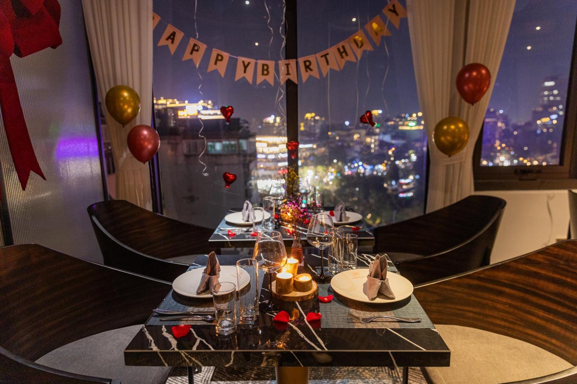 Le Premier Hotel & Rooftop Bar Hanoi Buitenkant foto